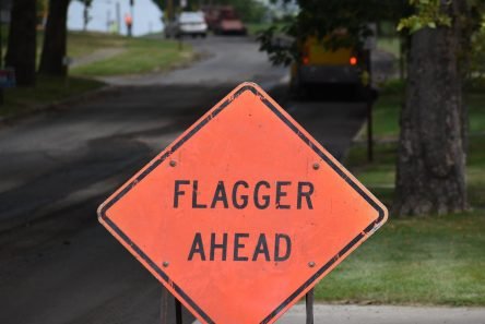 flagger, construction, road-2653402.jpg